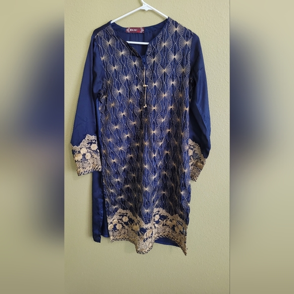 Cloths - Picture 6 of 6